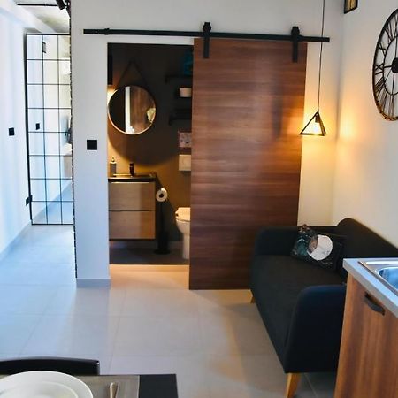 דירות מוסטה Chic Penthouse Industrial-Style מראה חיצוני תמונה
