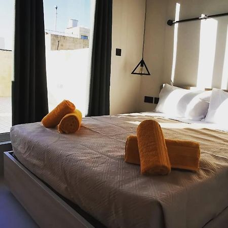 דירות מוסטה Chic Penthouse Industrial-Style מראה חיצוני תמונה