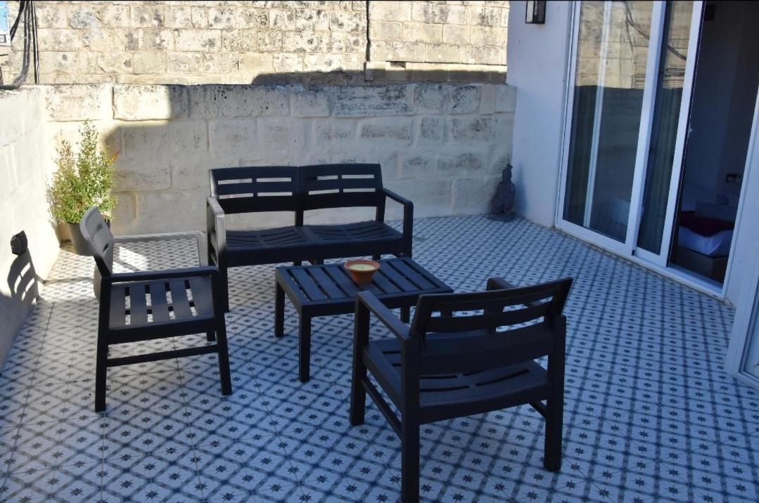 דירות מוסטה Chic Penthouse Industrial-Style מראה חיצוני תמונה