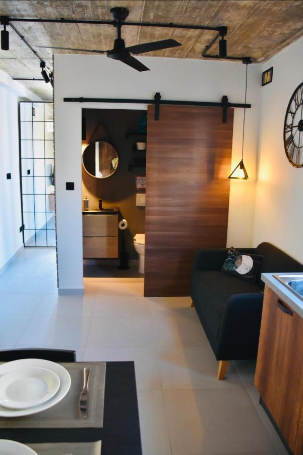 דירות מוסטה Chic Penthouse Industrial-Style מראה חיצוני תמונה