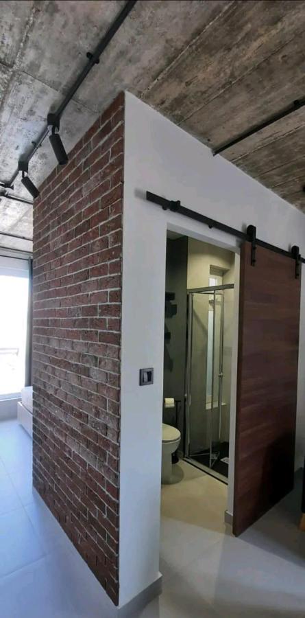 דירות מוסטה Chic Penthouse Industrial-Style מראה חיצוני תמונה
