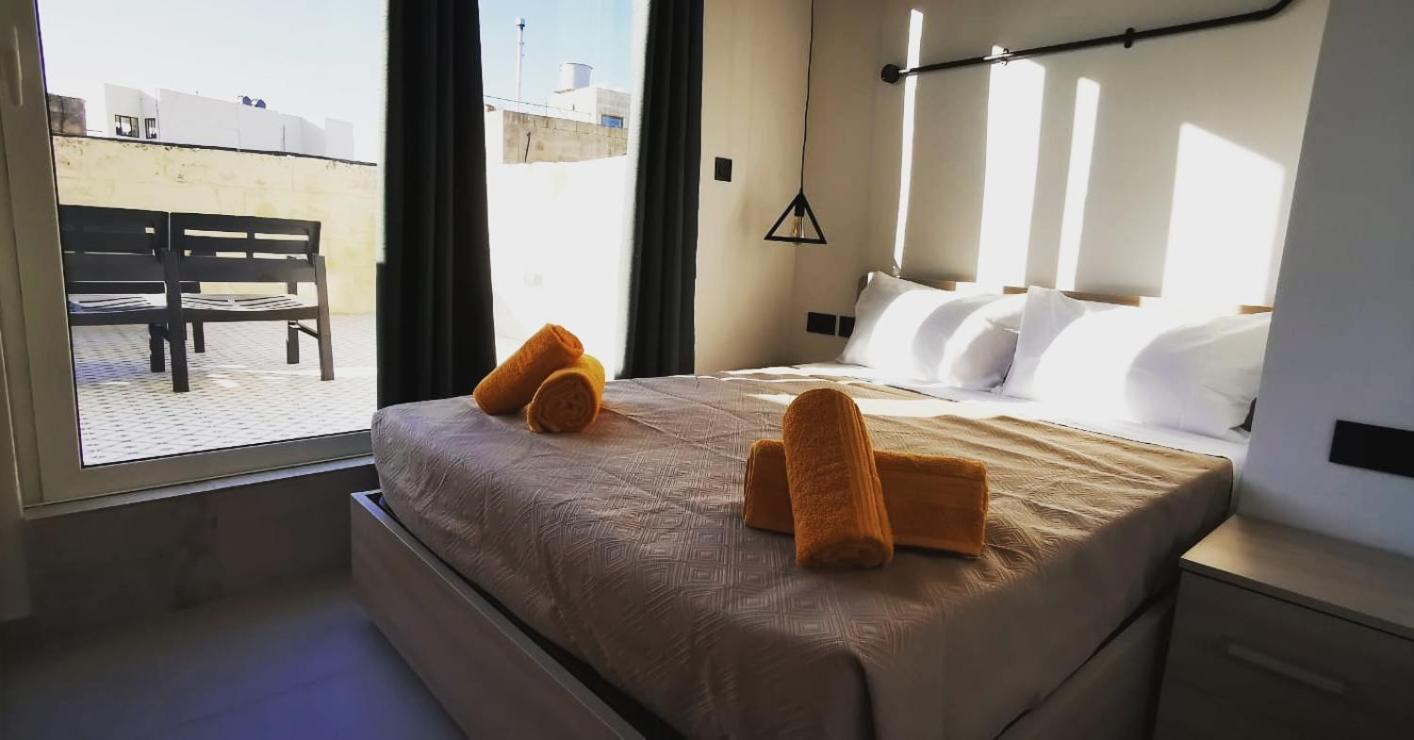 דירות מוסטה Chic Penthouse Industrial-Style מראה חיצוני תמונה
